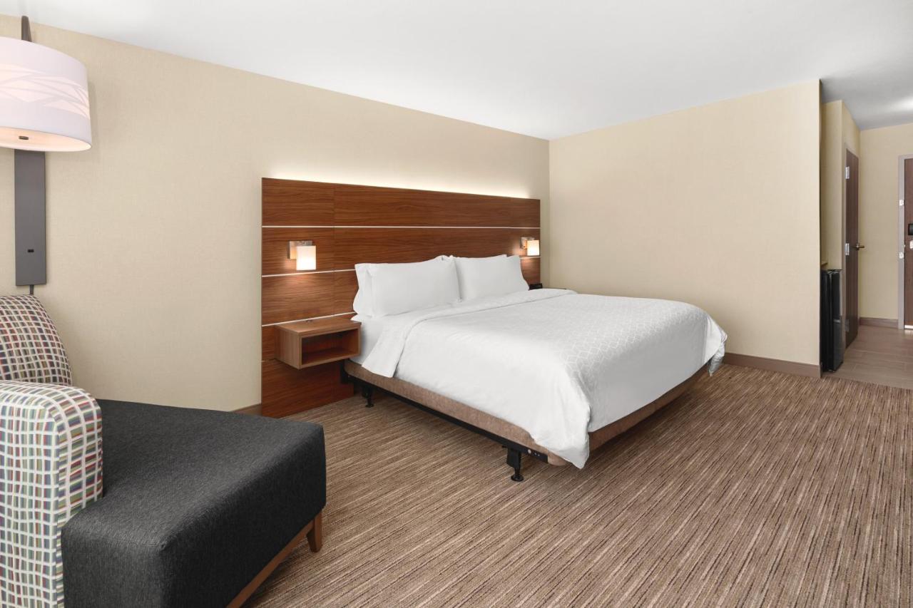 Holiday Inn Express & Suites - Suisun City By Ihg Exterior foto